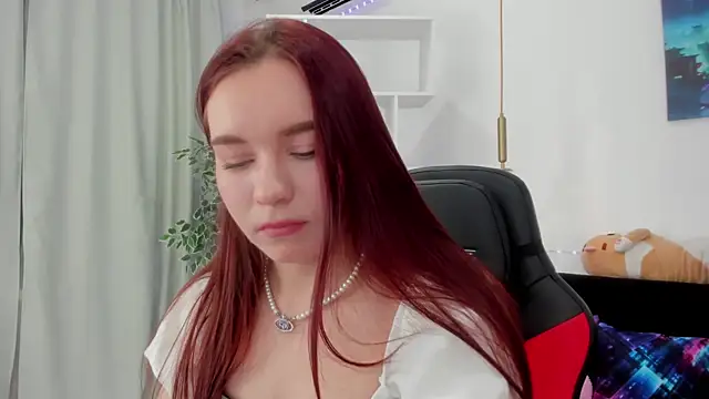 NoraHaynes online show from 10/20/25, 03:07