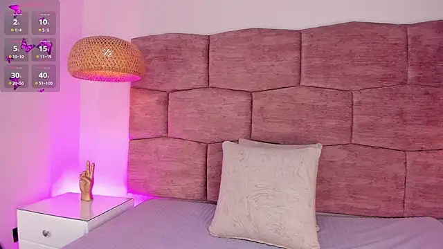 Snapshot of dani_velvet chatting on 11/08/25, 03:29 dani velvet online show from 11/08/25, 03:29