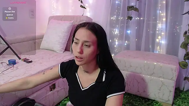 Snapshot of MELANISHAW chatting on 09/26/25, 02:26 MELANISHAW online show from 09/26/25, 02:26