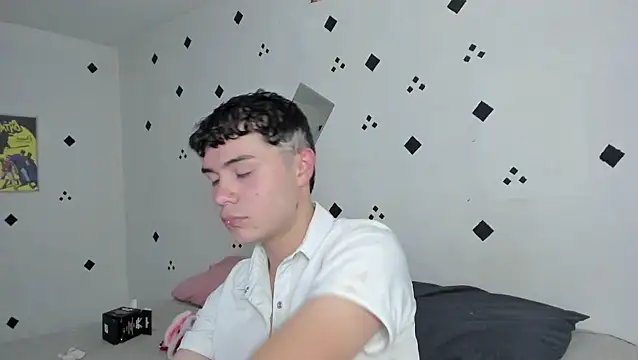 crushnier1 online show from 09/23/25, 06:11