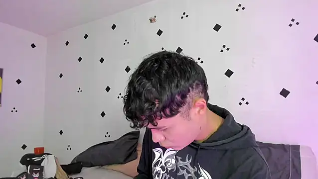 crushnier1 online show from 10/01/25, 06:14