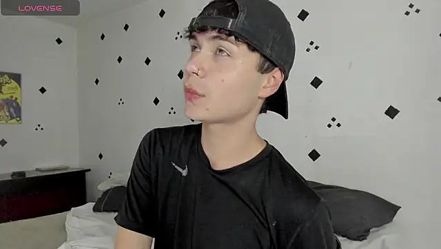 crushnier1 online show from 11/04/25, 05:56