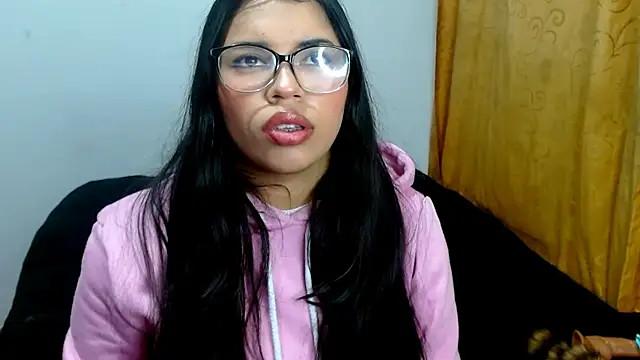 Snapshot of Naomi-Simpson chatting on 10/12/25, 07:02 Naomi-Simpson online show from 10/12/25, 07:02