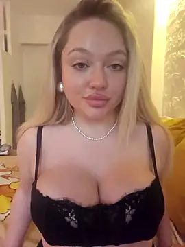 misstitmouseofficial online show from 10/19/25, 01:56