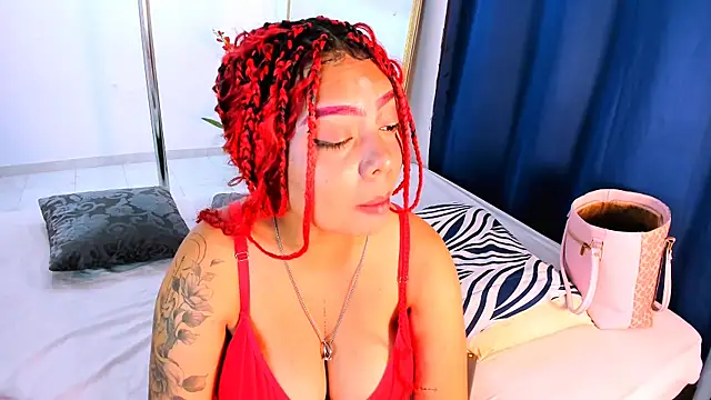 nahomy ryans online show from 10/10/25, 07:29