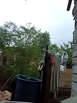 Snapshot of hotmom33 chatting on 11/25/25, 10:37 hotmom33 online show from 11/25/25, 10:37