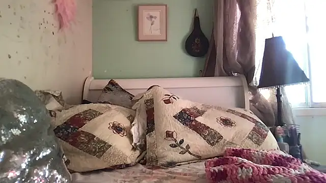 nekowaifuuu online show from 11/19/25, 08:09