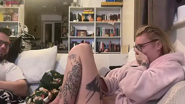 Snapshot of harleyblair chatting on 09/11/25, 08:53 harleyblair online show from 09/11/25, 08:53
