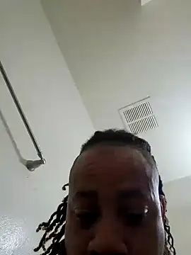 Snapshot of Geebbc chatting on 09/18/25, 12:07 Geebbc online show from 09/18/25, 12:07