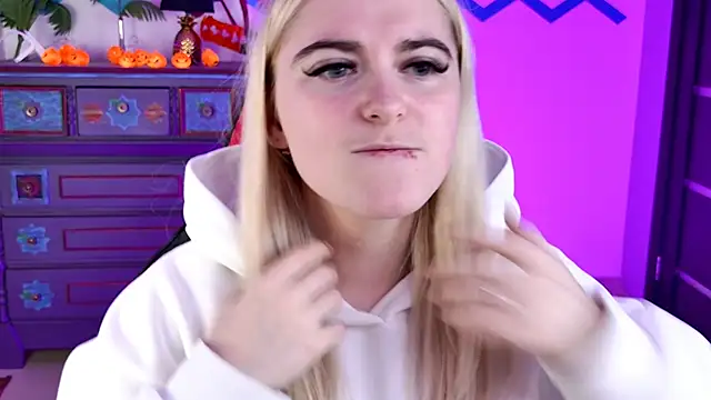 Stef Nicks online show from 10/29/25, 09:44