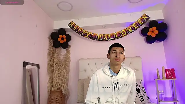 AmelieAndAce online show from 10/29/25, 12:51