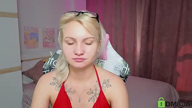 Snapshot of Cameronlovely_ chatting on 09/13/25, 07:52 Cameronlovely online show from 09/13/25, 07:52