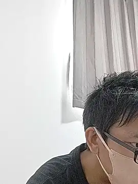 Snapshot of mitsuki0915 chatting on 09/22/25, 04:47 mitsuki0915 online show from 09/22/25, 04:47