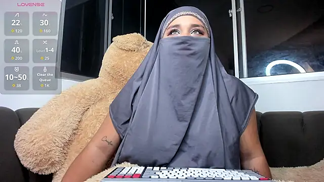 amila hagda online show from 11/21/25, 04:11