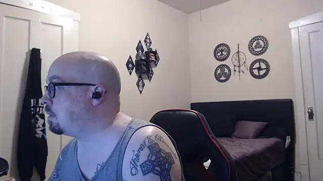 Snapshot of Doc524 chatting on 10/07/25, 12:57 Doc524 online show from 10/07/25, 12:57