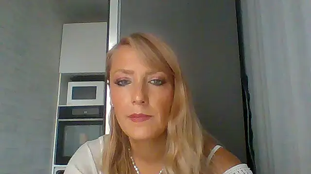 Vexxaa online show from 10/18/25, 01:01