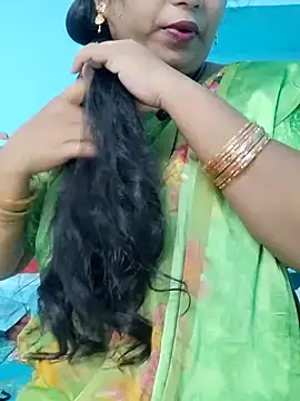 yelmaji91 online show from 10/18/25, 05:43