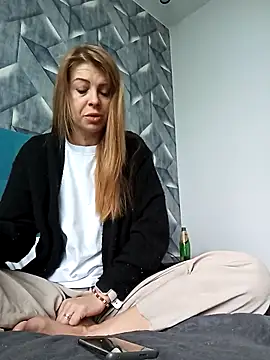 Snapshot of Hyupobigih chatting on 10/10/25, 07:40 Hyupobigih online show from 10/10/25, 07:40