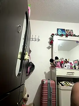 saranghae  online show from 10/18/25, 02:03