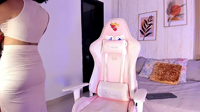 Ayleen Dunkan online show from 11/15/25, 12:34