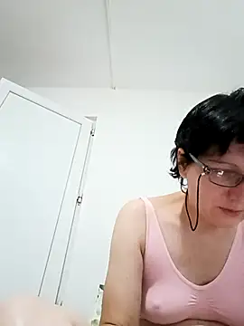 Vera Elle online show from 10/10/25, 07:57