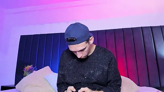 dominik thompson777 online show from 10/12/25, 09:19