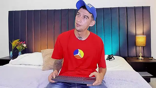 dominik thompson777 online show from 10/24/25, 11:12