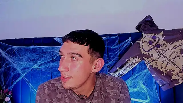 dominik thompson777 online show from 10/30/25, 05:31