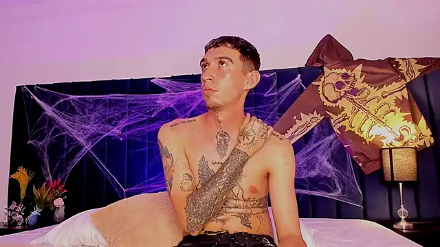 dominik thompson777 online show from 11/01/25, 03:41