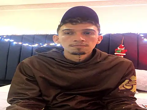 dominik thompson777 online show from 11/17/25, 08:42