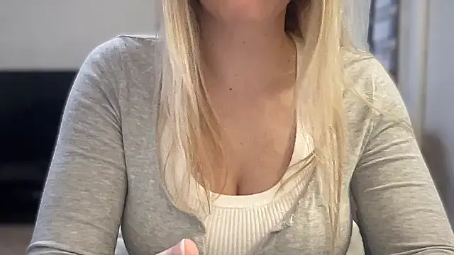 KristinaCake online show from 11/15/25, 12:02