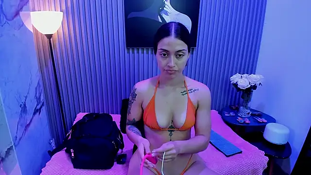 CloeyMiller online show from 11/05/25, 02:39