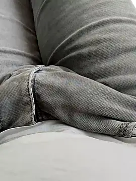 hunk28 6 online show from 10/23/25, 06:34