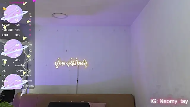 Snapshot of Lalalutsy_tay chatting on 10/15/25, 07:14 Lalalutsy tay online show from 10/15/25, 07:14