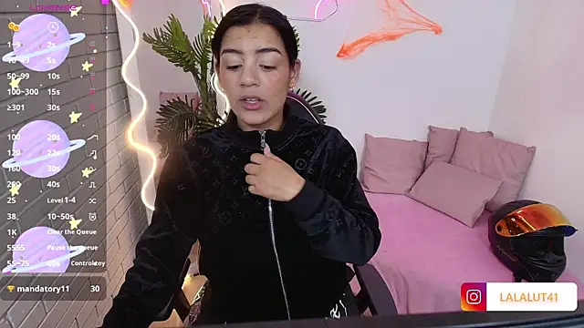 Snapshot of Lalalutsy_tay chatting on 10/26/25, 12:00 Lalalutsy tay online show from 10/26/25, 12:00