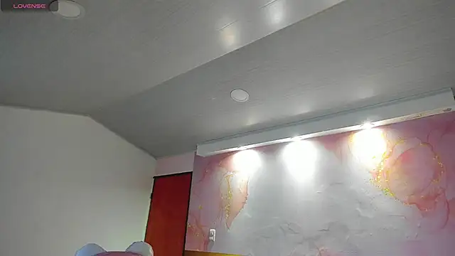 milk candy18 online show from 11/15/25, 11:07