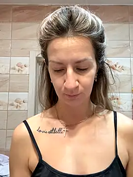 EvvaMur online show from 10/22/25, 12:33