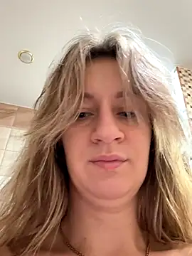 EvvaMur online show from 10/30/25, 02:02