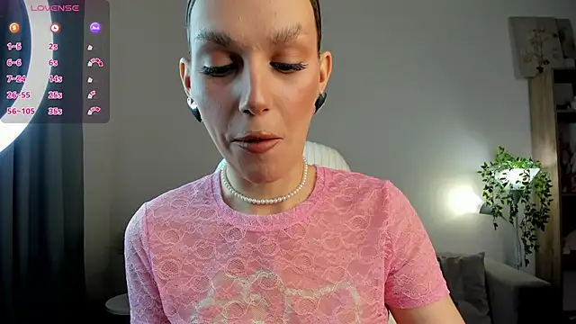 Ice Strawberry online show from 11/16/25, 03:01