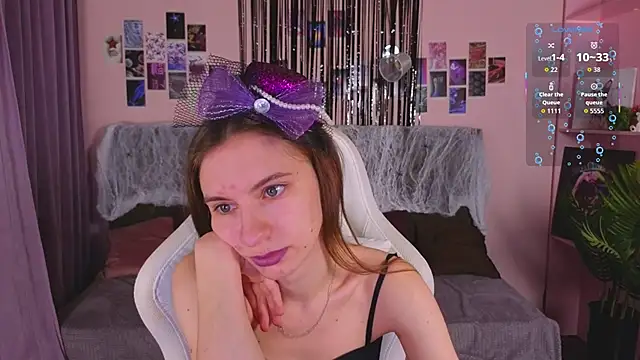 kaleriyaa  online show from 10/20/25, 01:28