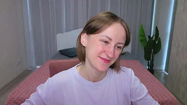 LuluChiiii online show from 10/08/25, 10:13