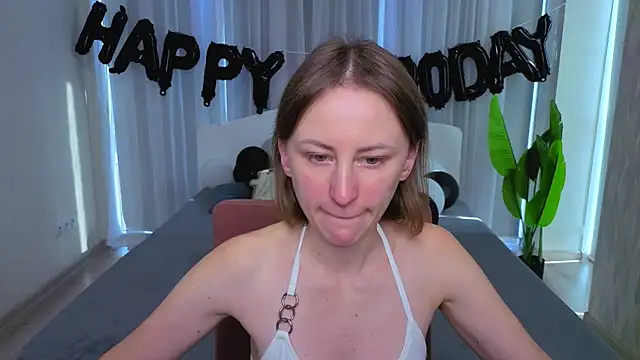 LuluChiiii online show from 11/02/25, 10:39