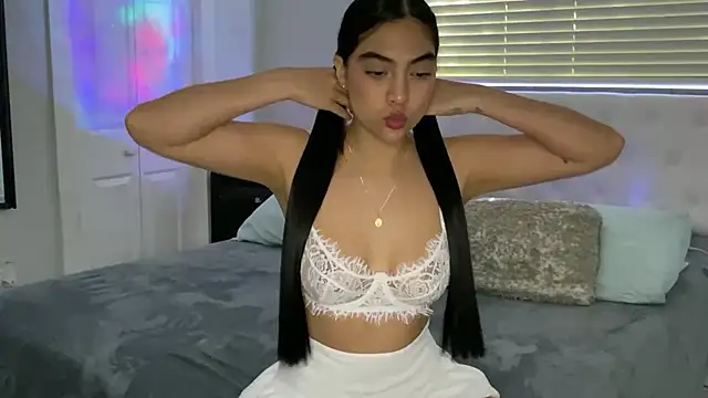  HANNA BARKER online show from 10/31/25, 04:08