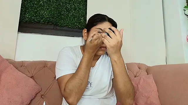 shanon marel online show from 10/18/25, 12:06