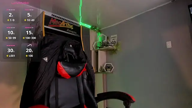 Snapshot of Bastian_MCcormick chatting on 10/19/25, 06:03 Bastian MCcormick online show from 10/19/25, 06:03