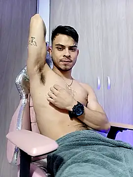 Snapshot of Bastian_MCcormick chatting on 10/20/25, 11:27 Bastian MCcormick online show from 10/20/25, 11:27