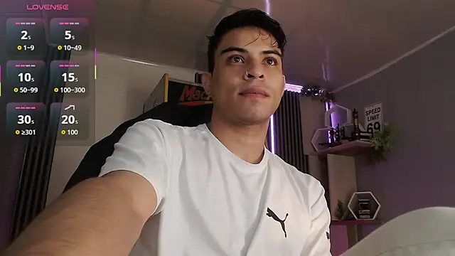 Snapshot of Bastian_MCcormick chatting on 11/08/25, 12:49 Bastian MCcormick online show from 11/08/25, 12:49