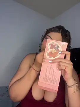 Snapshot of SamanthaaReed chatting on 09/27/25, 11:43 SamanthaaReed online show from 09/27/25, 11:43