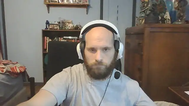 Snapshot of PDrents chatting on 10/24/25, 09:22 PDrents online show from 10/24/25, 09:22