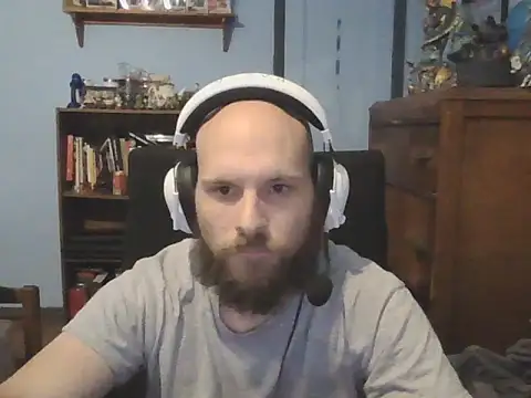 Snapshot of PDrents chatting on 11/11/25, 09:59 PDrents online show from 11/11/25, 09:59